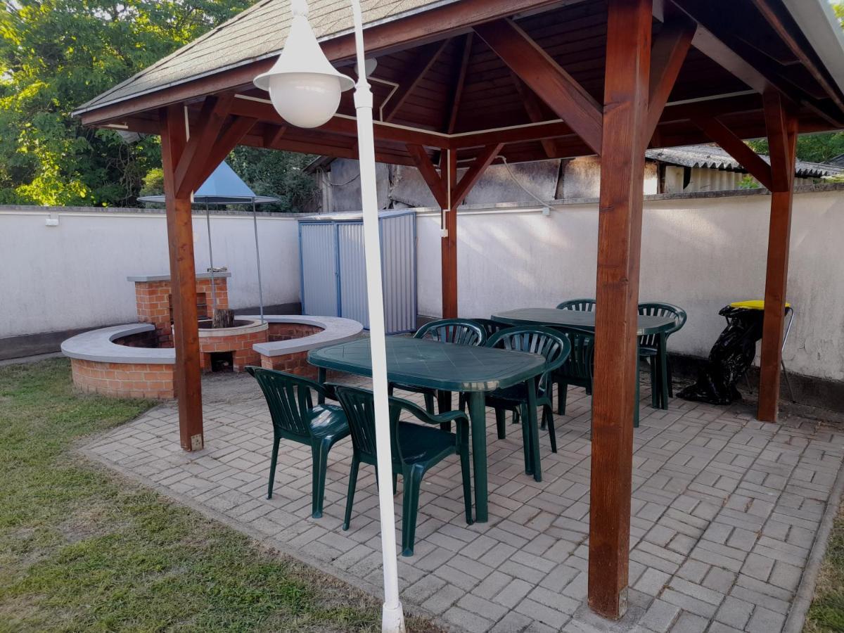 Nimrod Vendeghaz Hotel Hajduszoboszlo Exterior photo