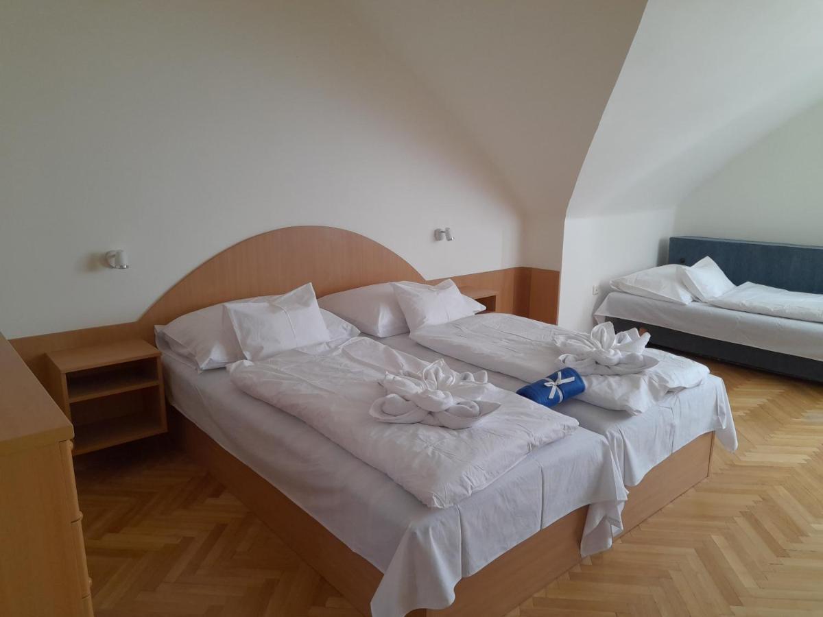 Nimrod Vendeghaz Hotel Hajduszoboszlo Exterior photo